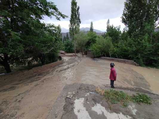 Дар ноҳияҳои Айнӣ, Кӯҳистони Мастчоҳ ва шаҳри Панҷакент оқибатҳои офати табиӣ бартараф карда мешавад